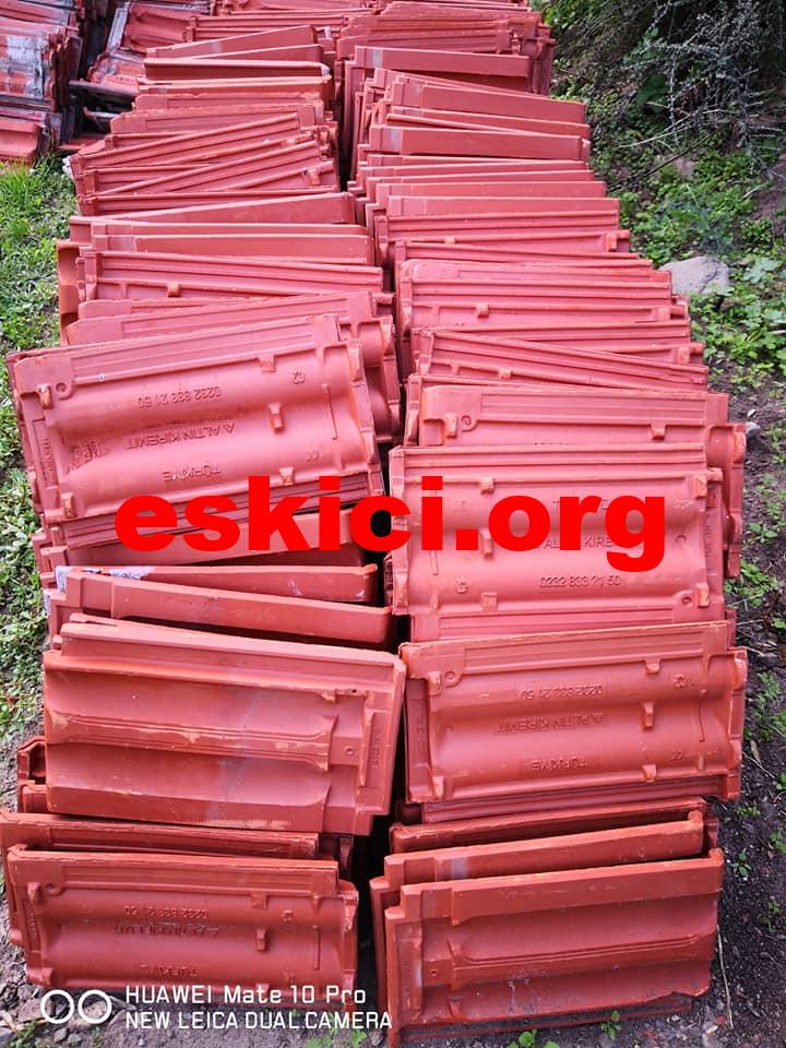 Çıkma kiremit tanesi 2 lira sıfır gibi yeni