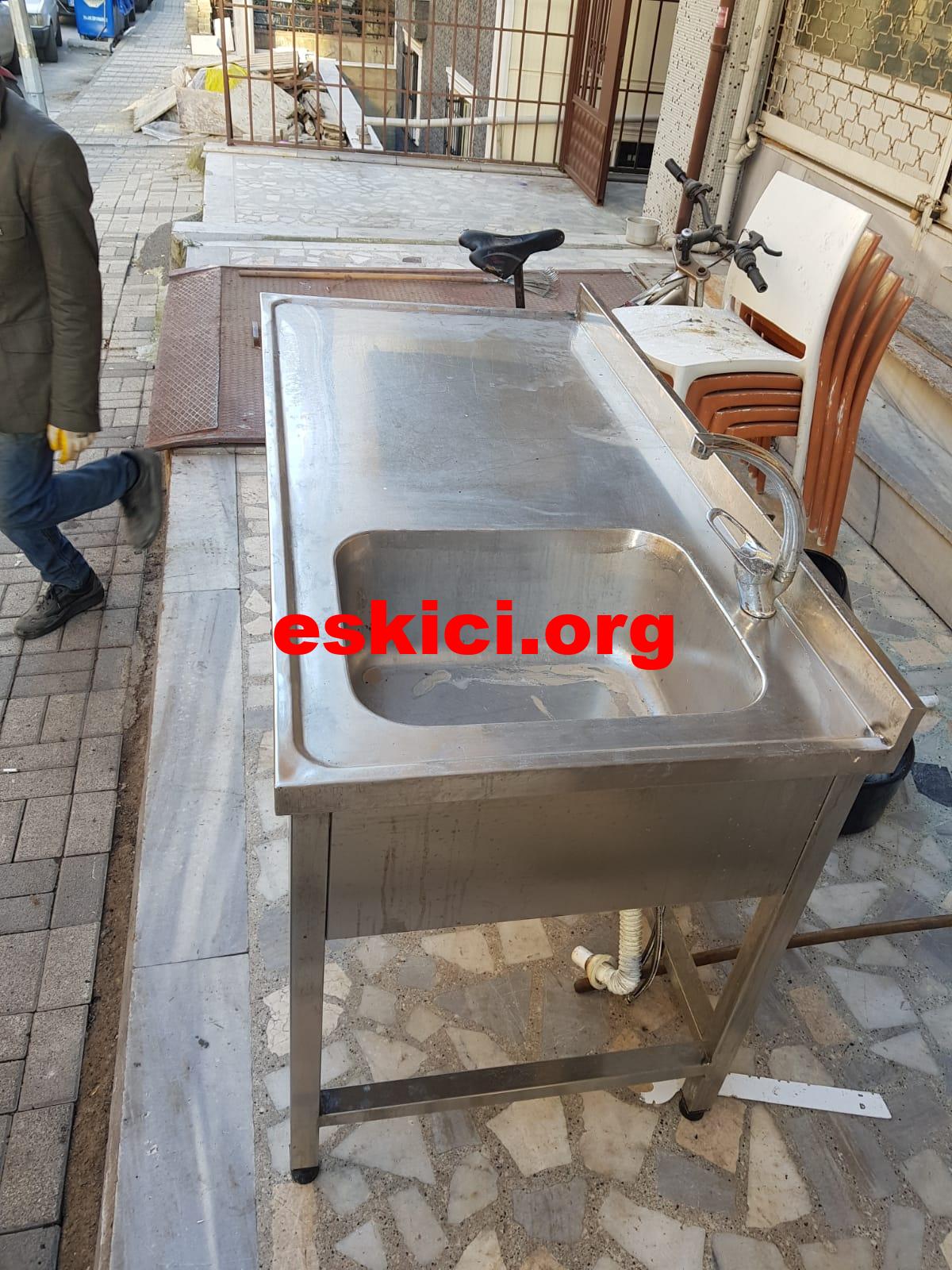 Çıkma paslanmaz evyeli mutfak tezgahı 800 TL