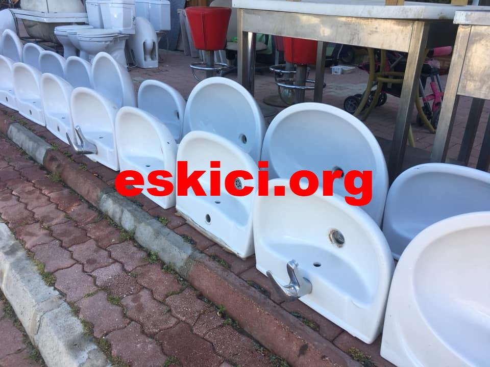 Çıkma lavabo musluklu ayaklı temiz lavabolar 3 ikinci el musluklu lavabo