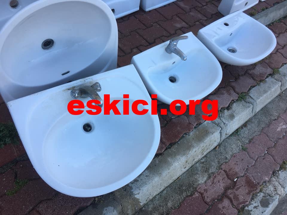 Çıkma lavabo musluklu ayaklı temiz lavabolar 2 Çıkma lavabo
