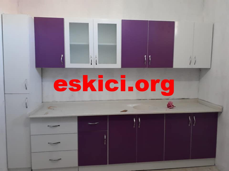 2 metre uzunlukta mermer dahil mutfak dolabı 2000 TL