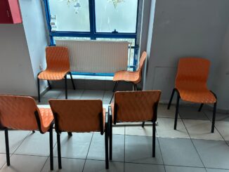 IKINCI EL BEKLEME SANDALYESI 1